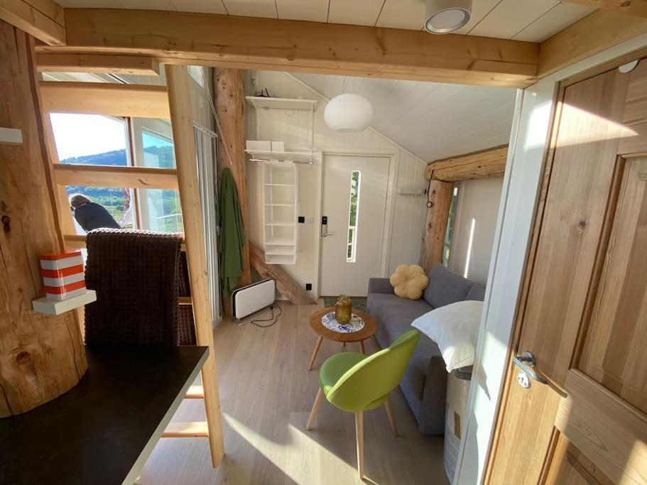 Minihus Med Drommeutsikt Til Sunnmorsalpene Apartman Aure  Kültér fotó