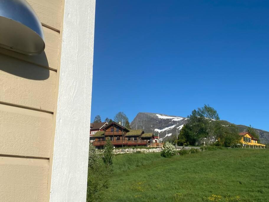 Minihus Med Drommeutsikt Til Sunnmorsalpene Apartman Aure  Kültér fotó