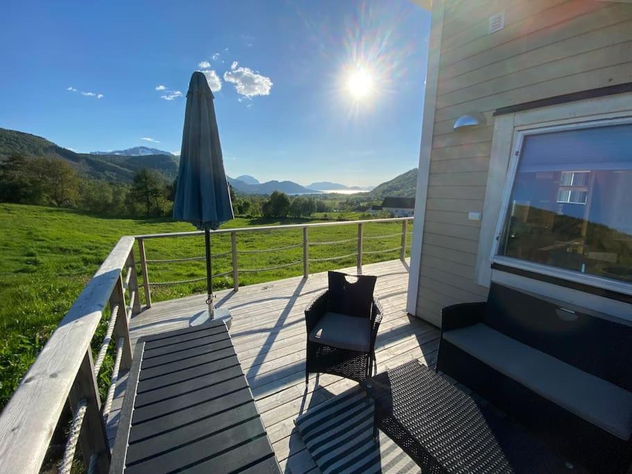 Minihus Med Drommeutsikt Til Sunnmorsalpene Apartman Aure  Kültér fotó